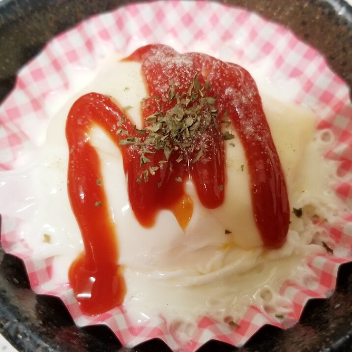 電子レンジ★パセリ、胡椒、マヨケチャ溶けるチーズ卵